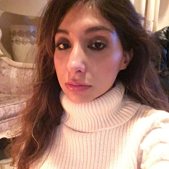 Meet Your Posher, Ruby! - Picture 3 of 4